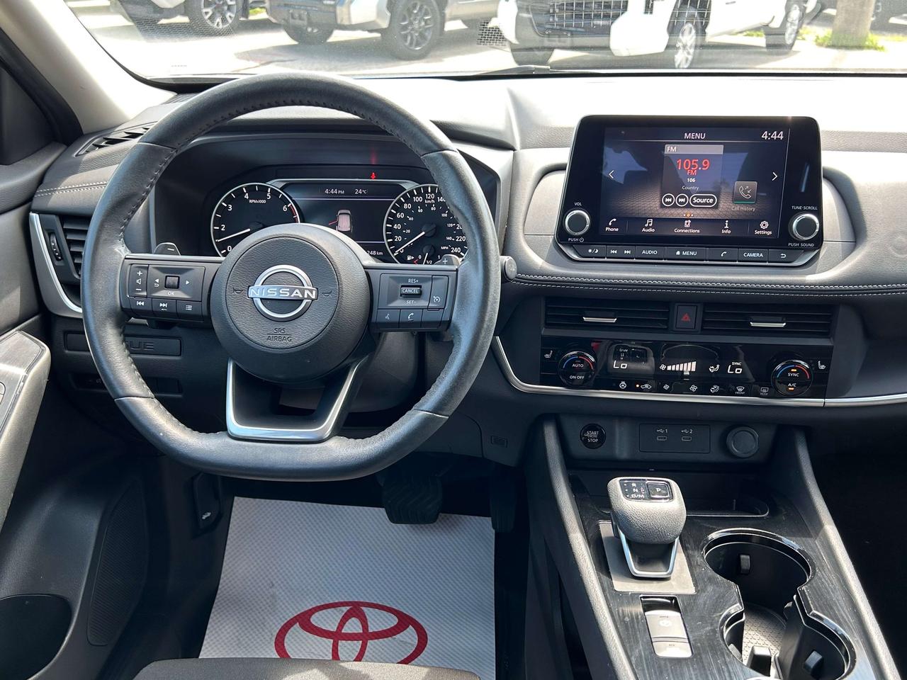 2024 Nissan Rogue S Photo