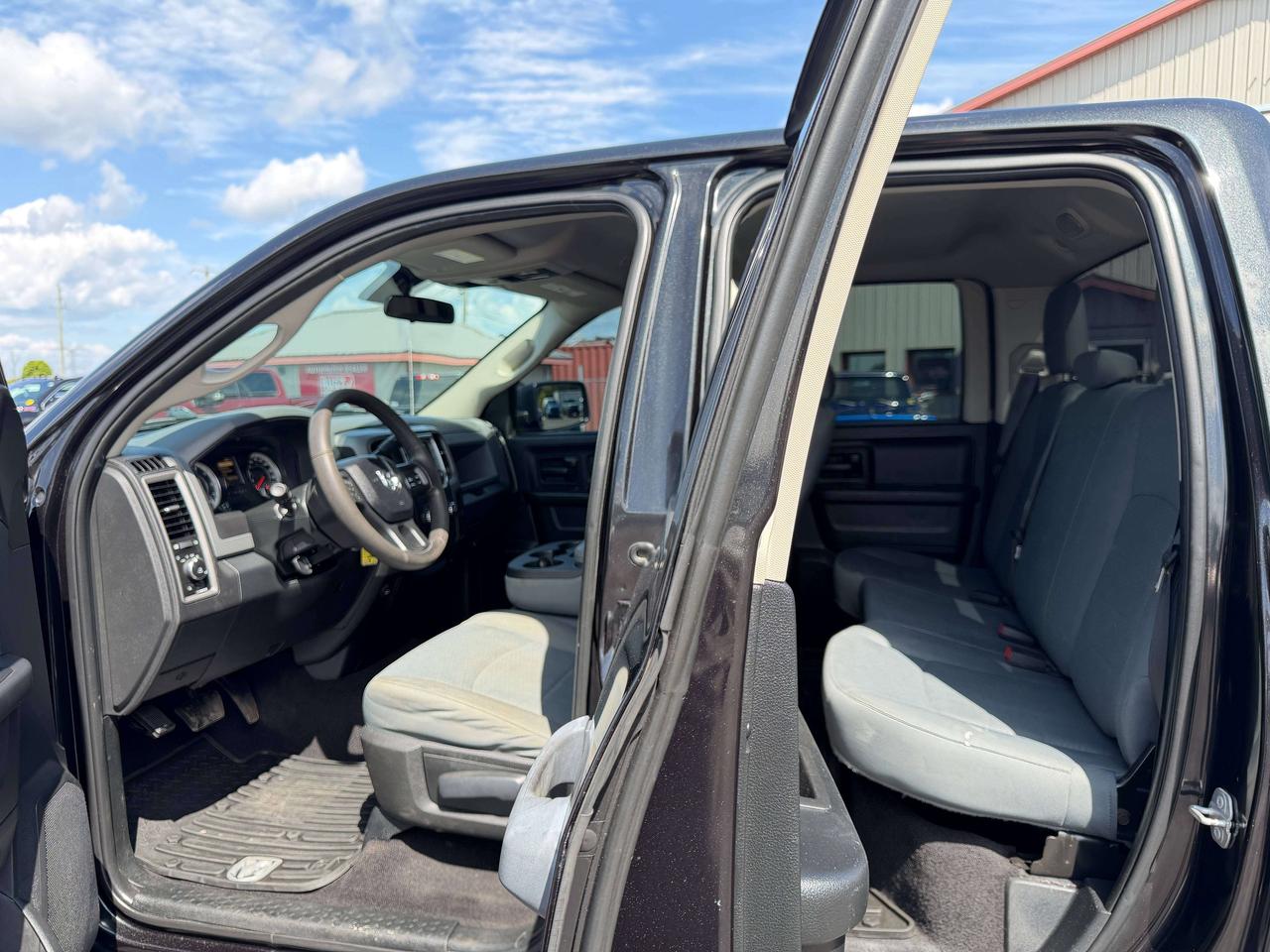 2017 RAM 1500 Express Photo