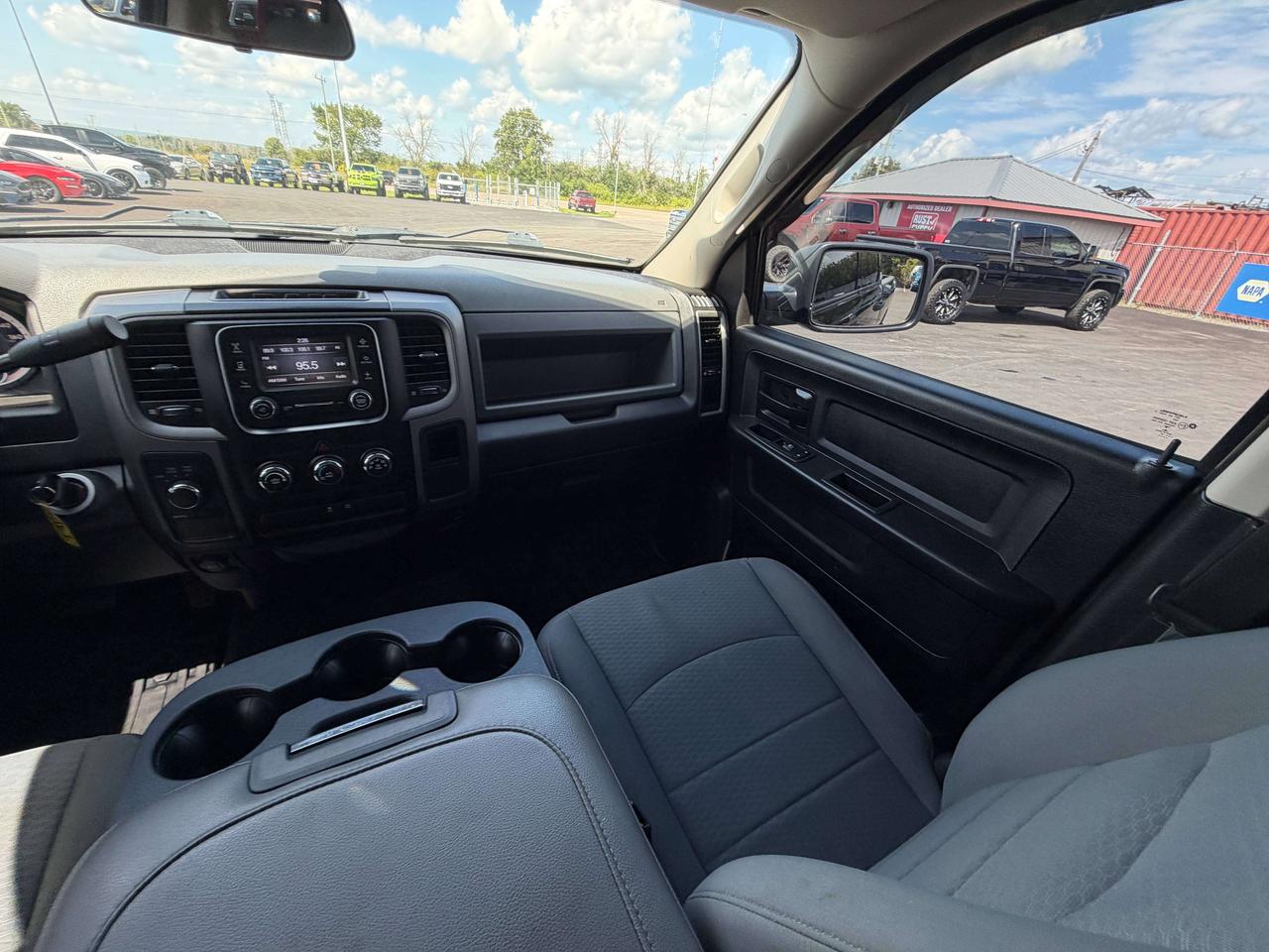 2017 RAM 1500 Express Photo