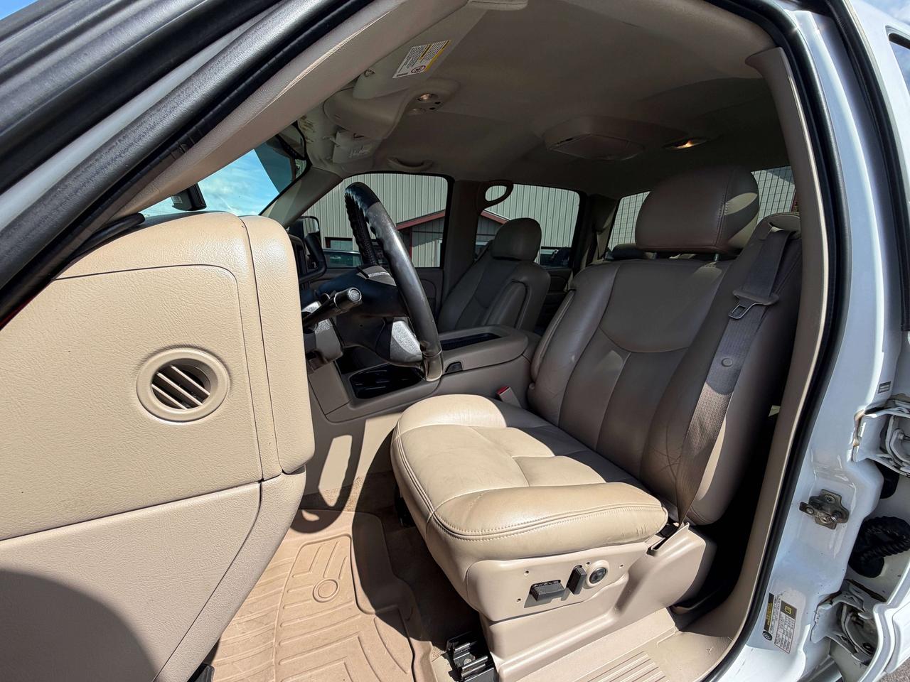 2005 Chevrolet Silverado 2500 LT Photo