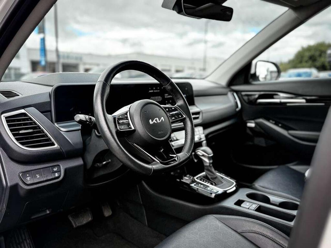 2026 Kia Seltos SX w/Black Interior   AWD   HEATED/VENTED LEATHER Photo