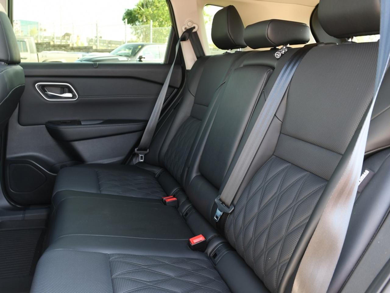 2026 Nissan Rogue Platinum    Leather   Roof   Navi   360 Cam   Alloys Photo