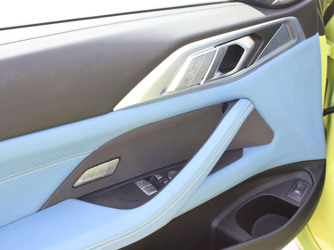 2025 BMW M4 6-Speed / Carbon Buckets / Carbon Package Photo