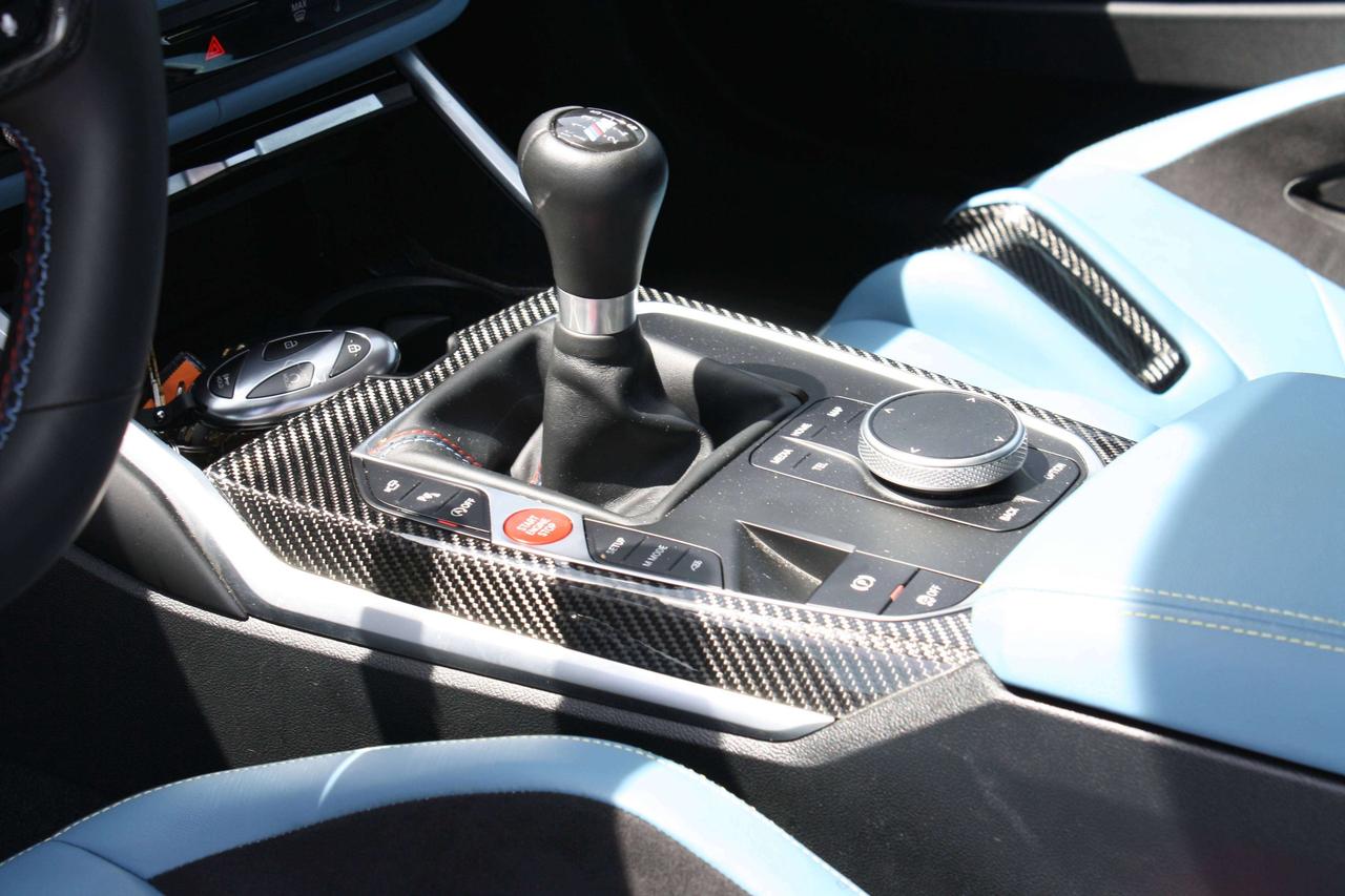 2025 BMW M4 6-Speed / Carbon Buckets / Carbon Package Photo