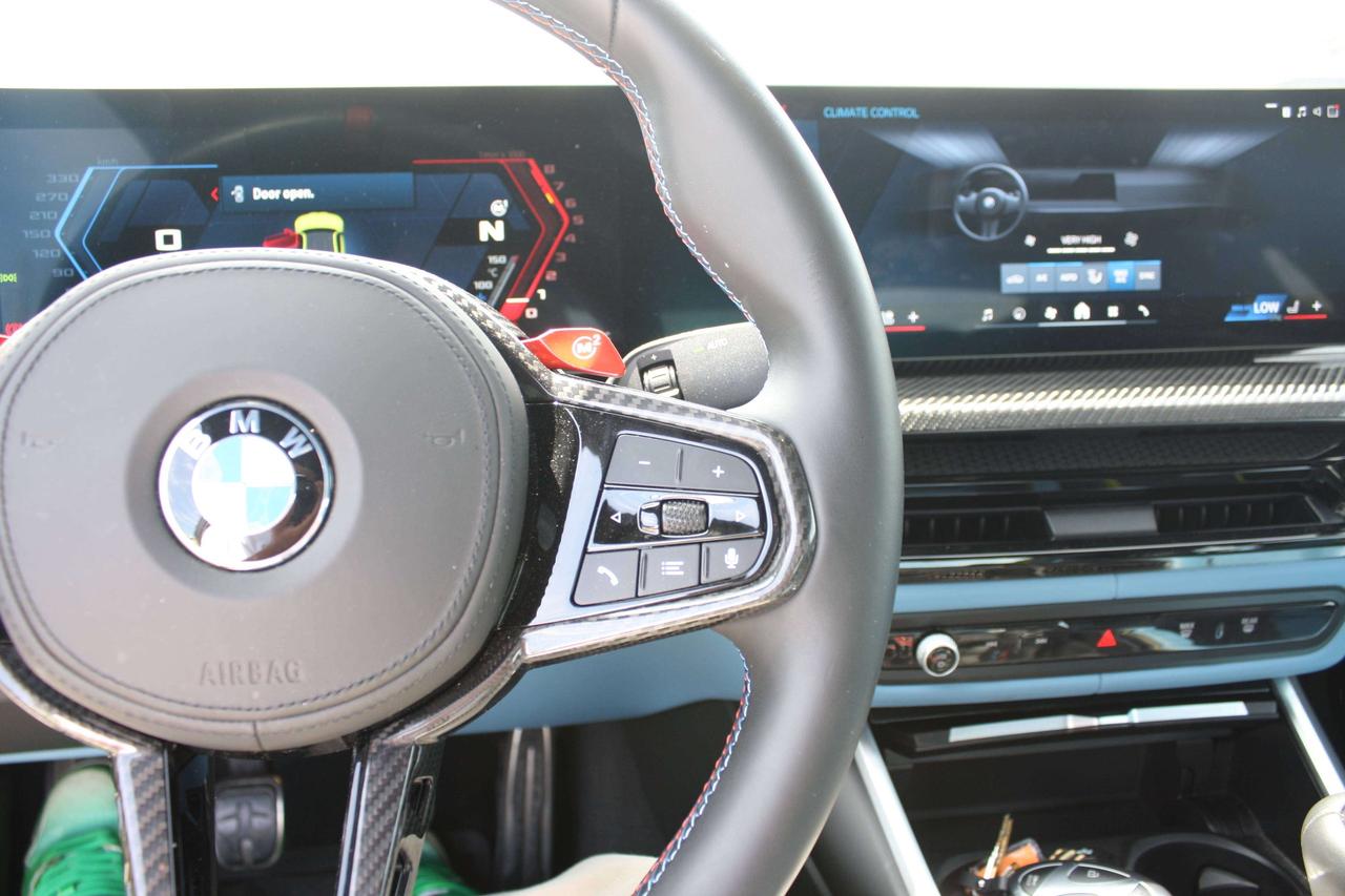 2025 BMW M4 6-Speed / Carbon Buckets / Carbon Package Photo