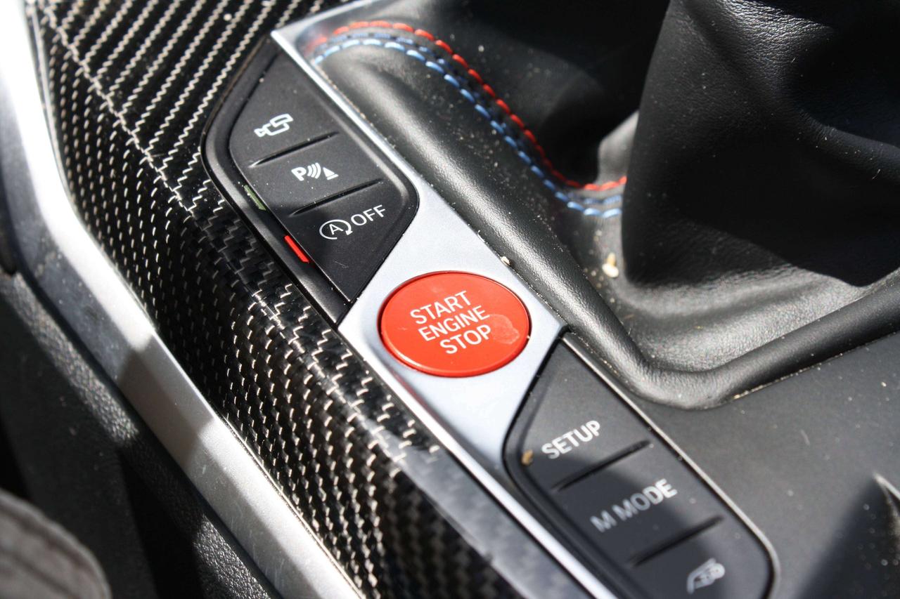 2025 BMW M4 6-Speed / Carbon Buckets / Carbon Package Photo