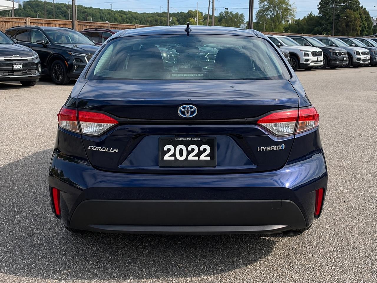 2022 Toyota Corolla LE Photo3