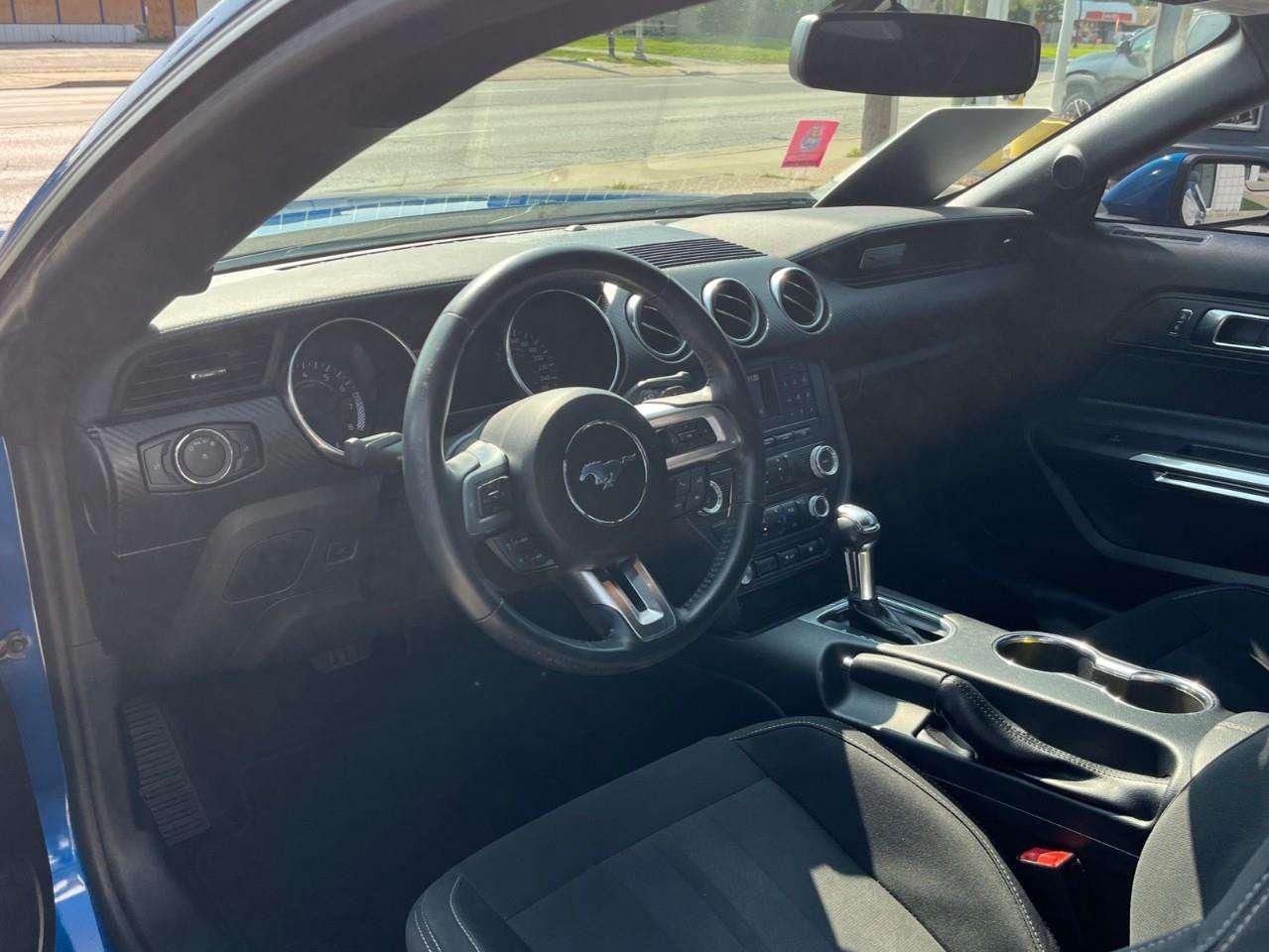 2018 Ford Mustang ECOBOOST MATURE OWNER Photo
