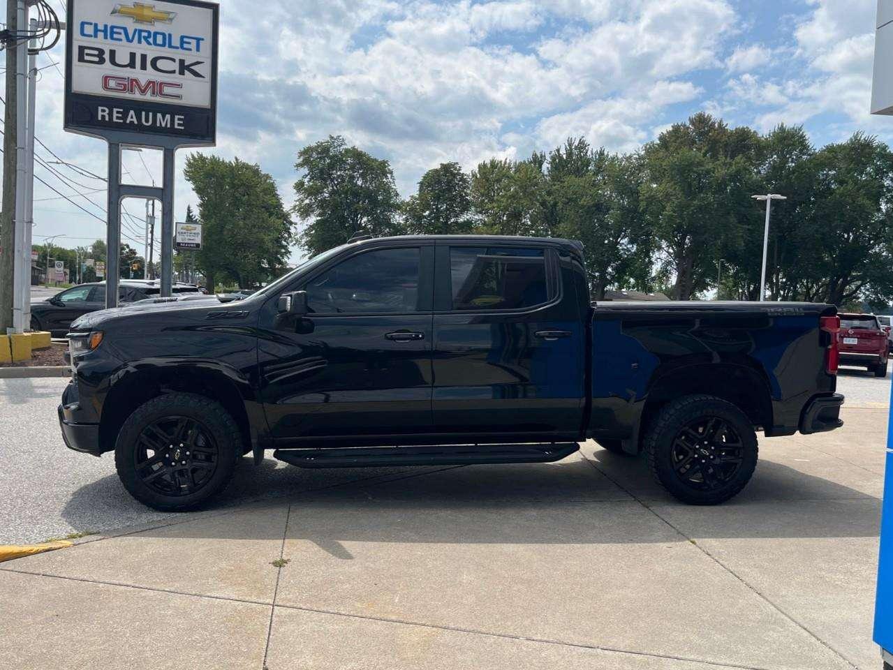 2025 Chevrolet Silverado 1500 LT TRAIL BOSS CPO RATES APPLY @ 0.99%-5.49% OAC Photo