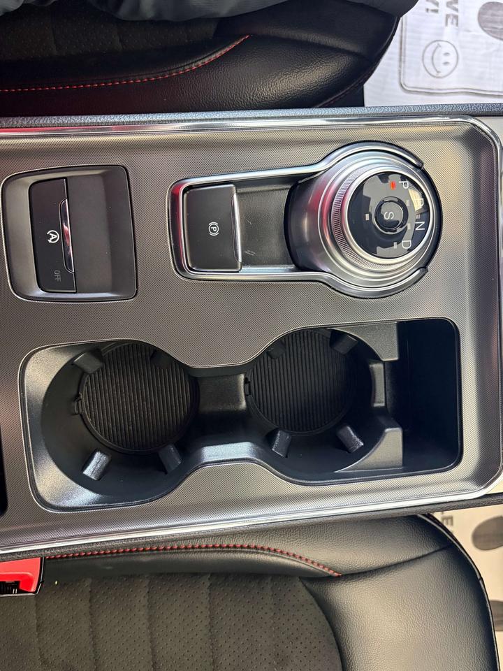 2022 Ford Edge ST Line Call Belleville @613-961-8848 for info Photo