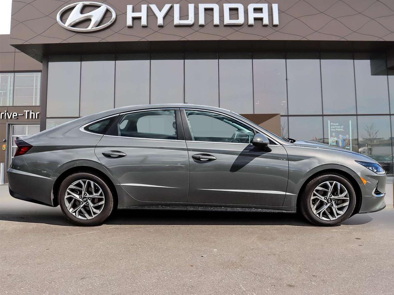 2023 Hyundai Sonata PREFERRED Photo2