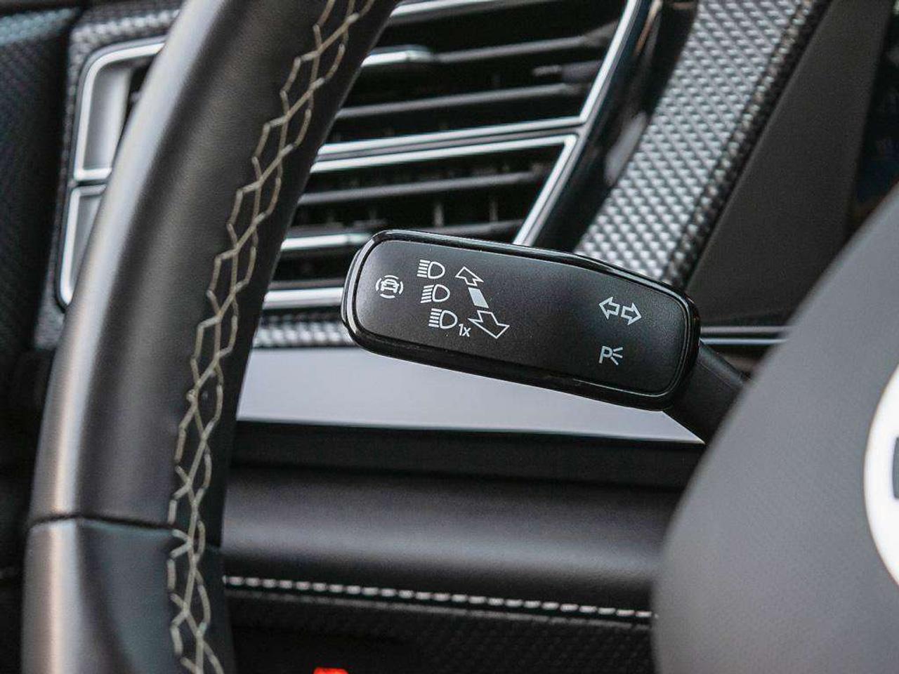 2024 Volkswagen Atlas Highline   AWD   Leather   Push Button   Heated Seats Photo