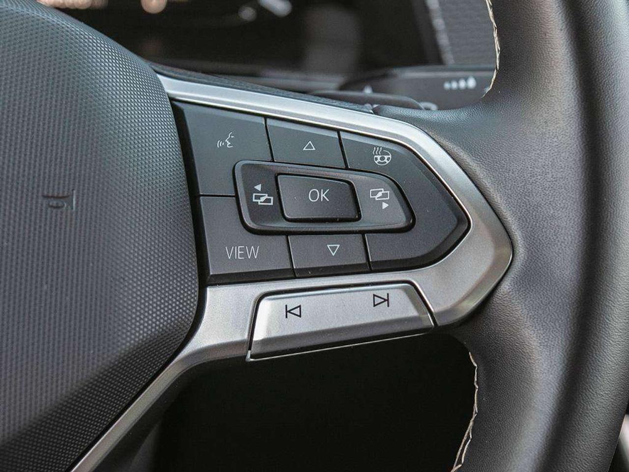 2024 Volkswagen Atlas Highline   AWD   Leather   Push Button   Heated Seats Photo
