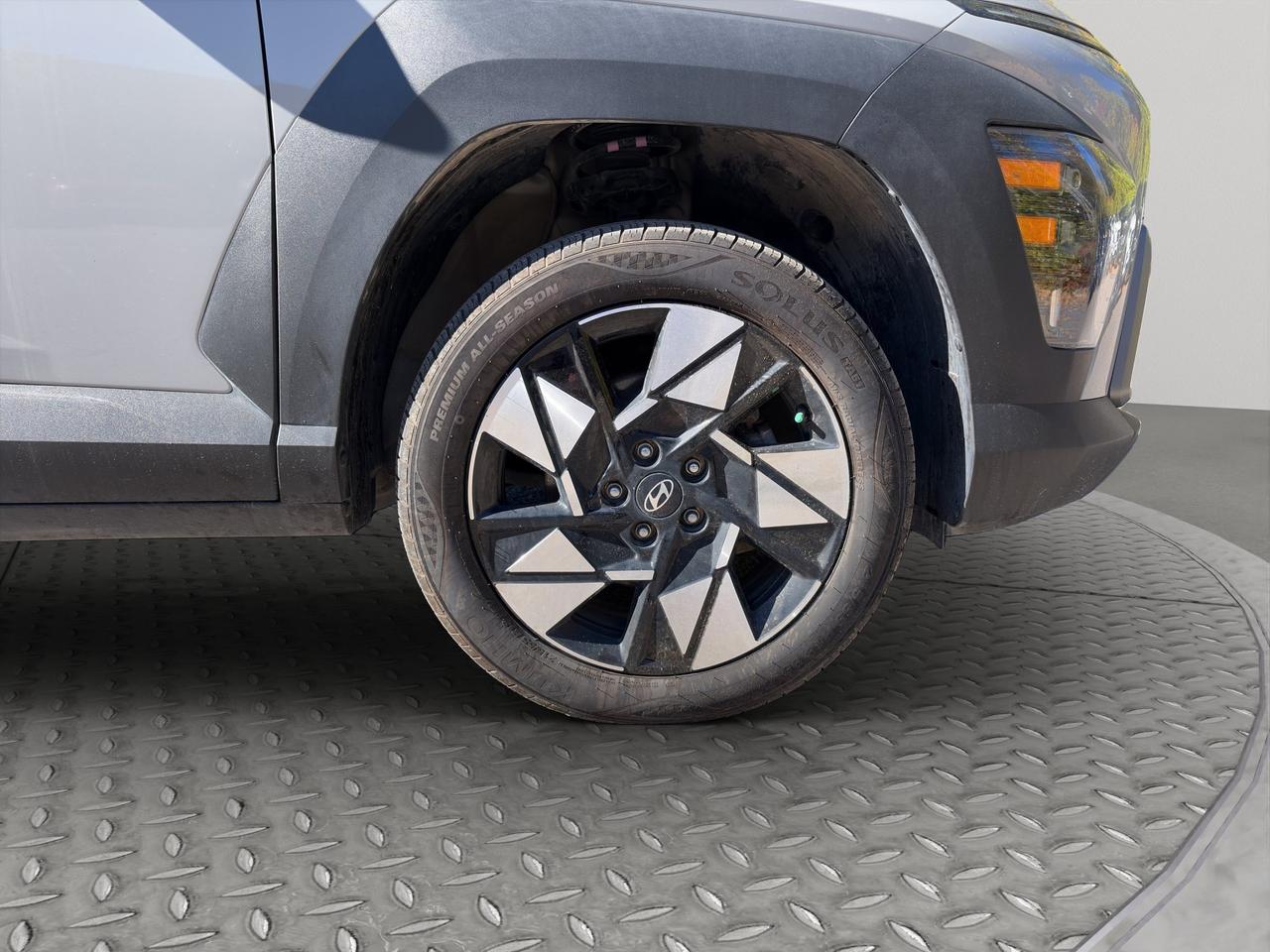 2025 Hyundai KONA Preferred | All Wheel Drive | Adaptive Cruise Control | Cross-Traffic Alert | Blind Spot Monitor | Photo5