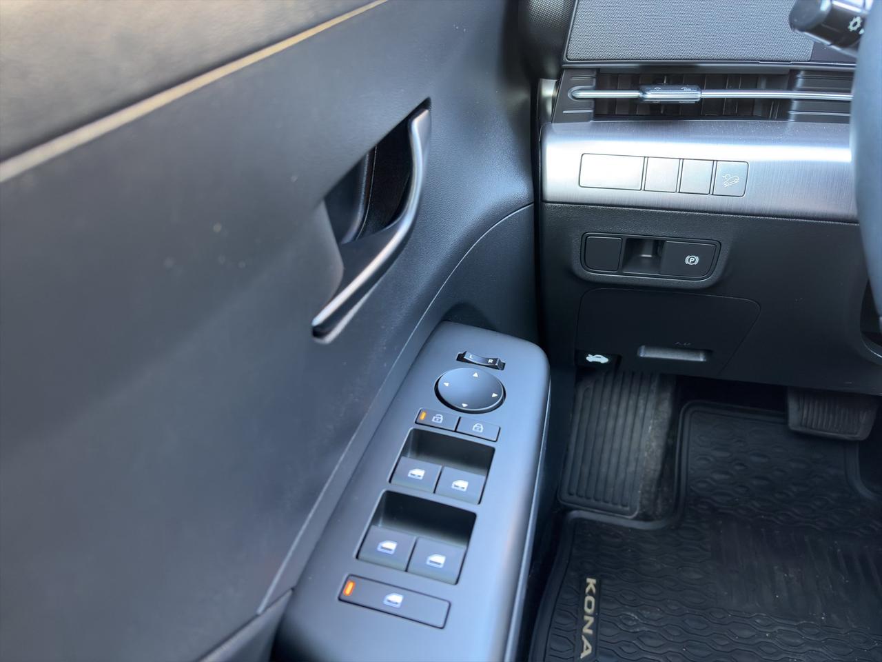 2025 Hyundai KONA Preferred | All Wheel Drive | Adaptive Cruise Control | Cross-Traffic Alert | Blind Spot Monitor | Photo