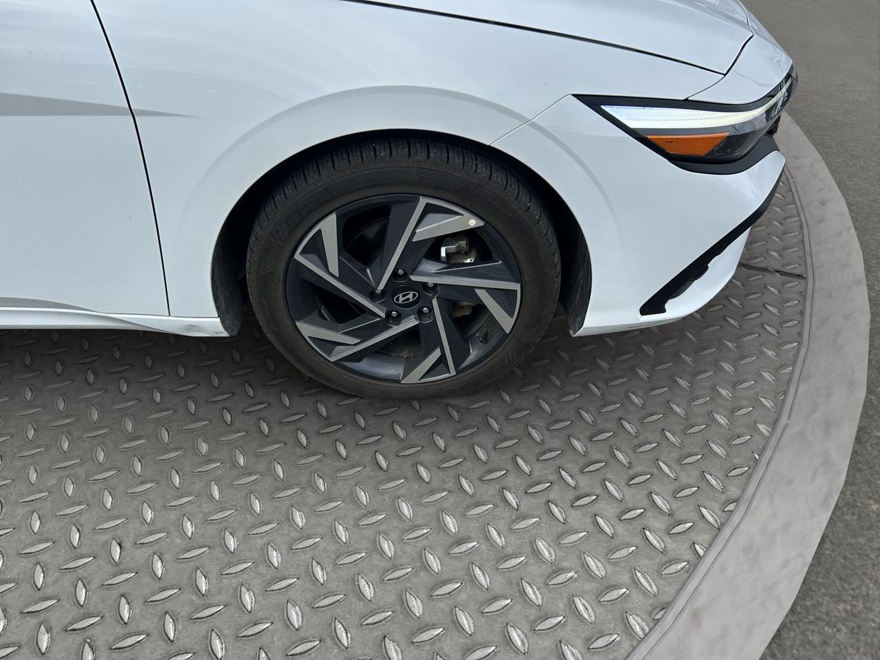 2025 Hyundai Elantra Preferred | Blind-Spot Monitoring | Collision Avoidance | Lane Management Photo1