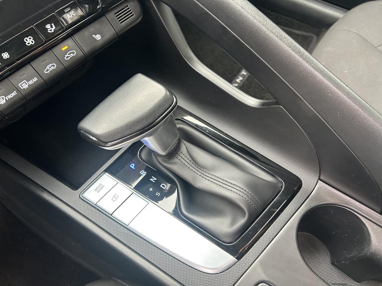 2025 Hyundai Elantra Preferred | Blind-Spot Monitoring | Collision Avoidance | Lane Management Photo