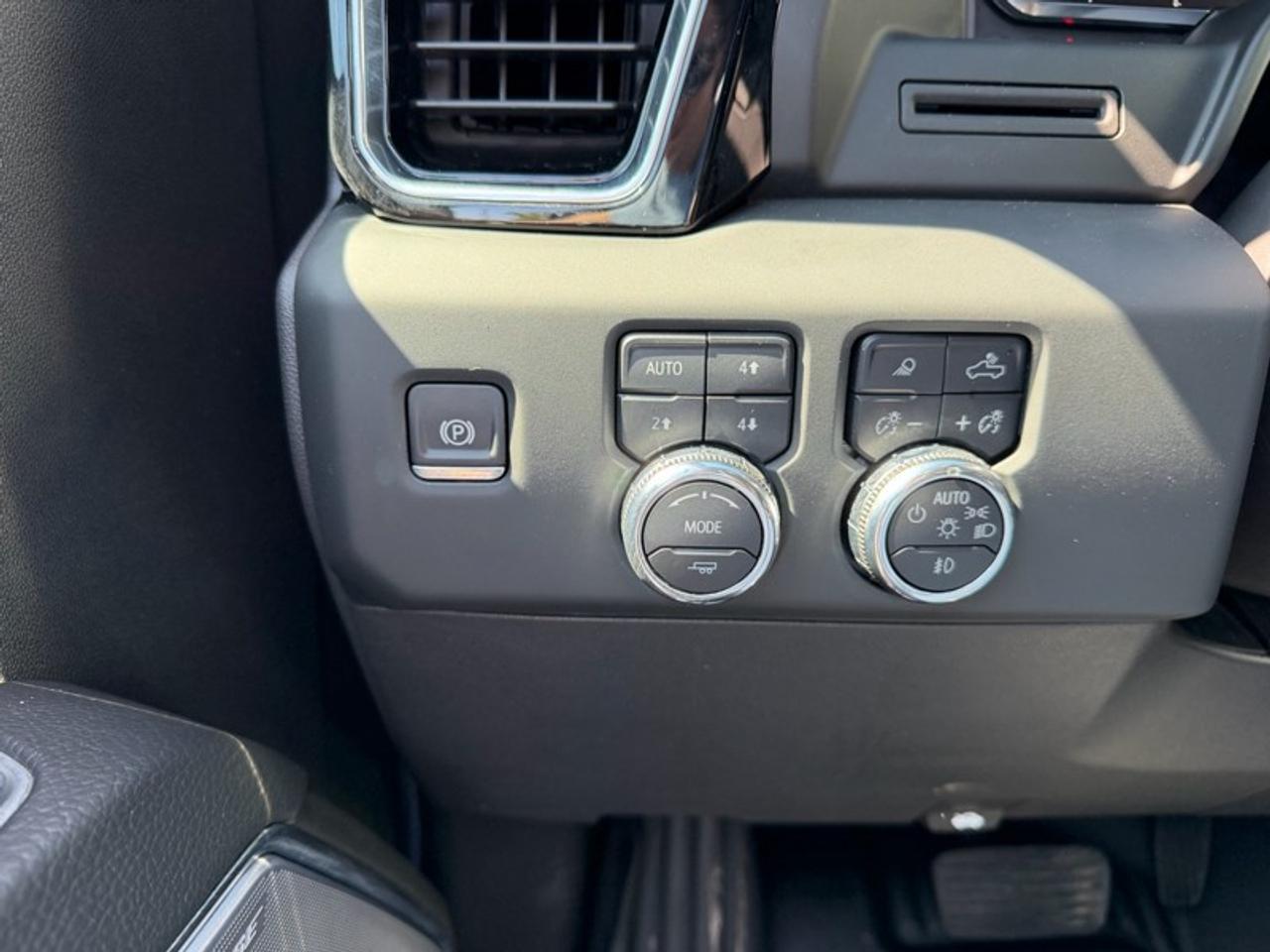 2025 GMC Sierra 1500 Crew Cab Short Box 4-Wheel Drive Denali Photo