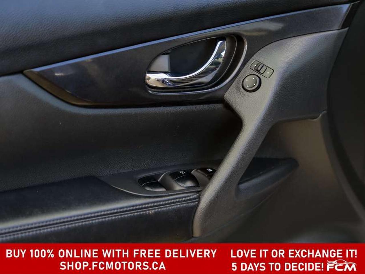 2017 Nissan Rogue SV AWD   FULLY CERTIFIED WITH WARRANTY Photo