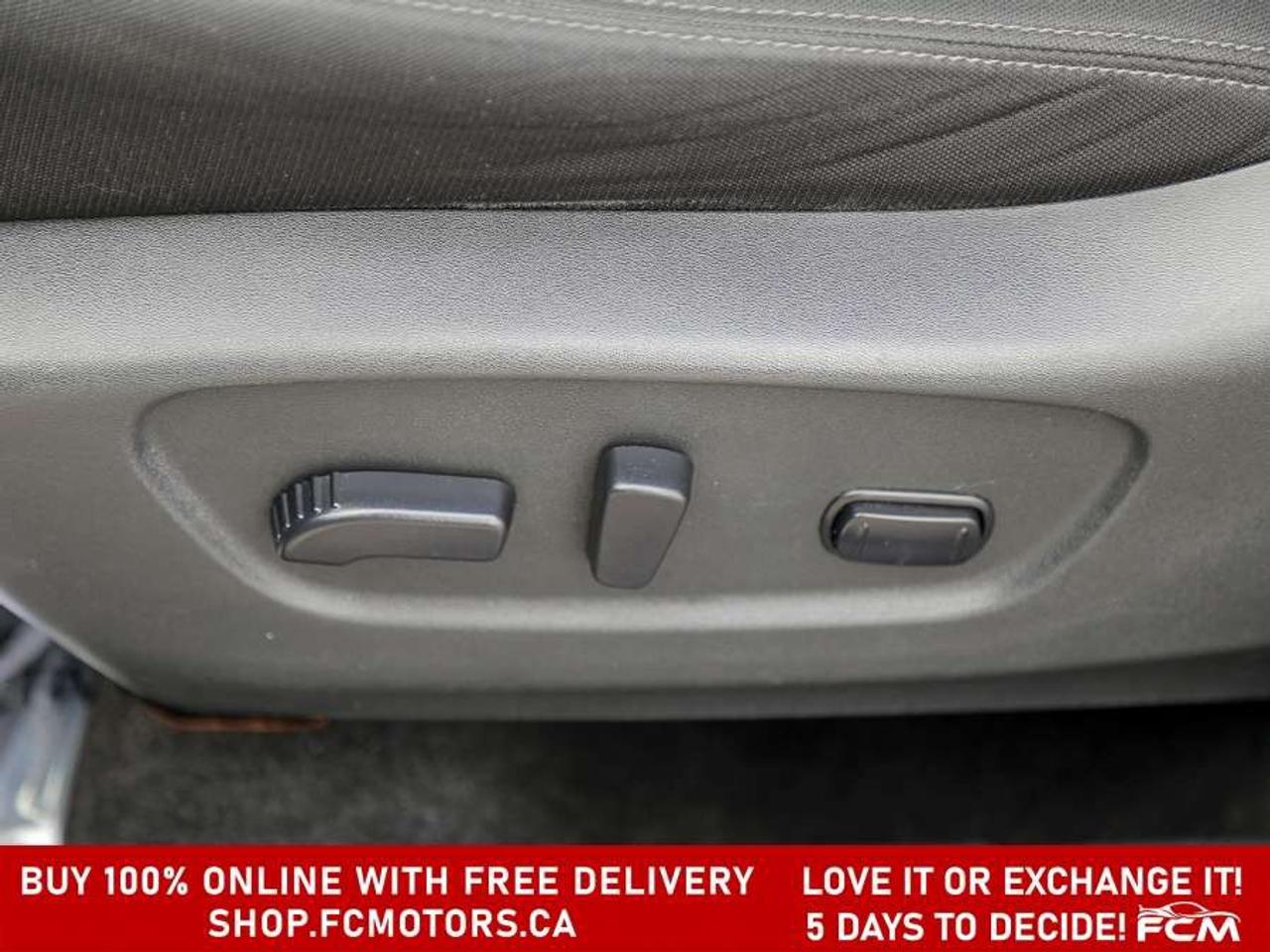 2017 Nissan Rogue SV AWD   FULLY CERTIFIED WITH WARRANTY Photo