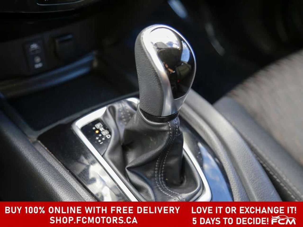 2017 Nissan Rogue SV AWD   FULLY CERTIFIED WITH WARRANTY Photo