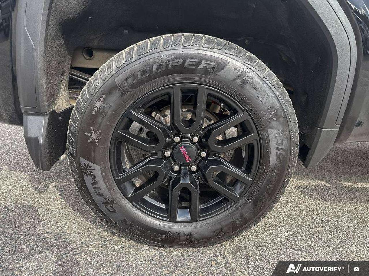 2025 GMC Sierra 1500 ELEVATION PREMIUM PKG. X31 OFF ROAD PKG. TRAILERING APP. HITCH GUIDANCE W/HITCH VIEW. RUNNING BOARDS. Photo