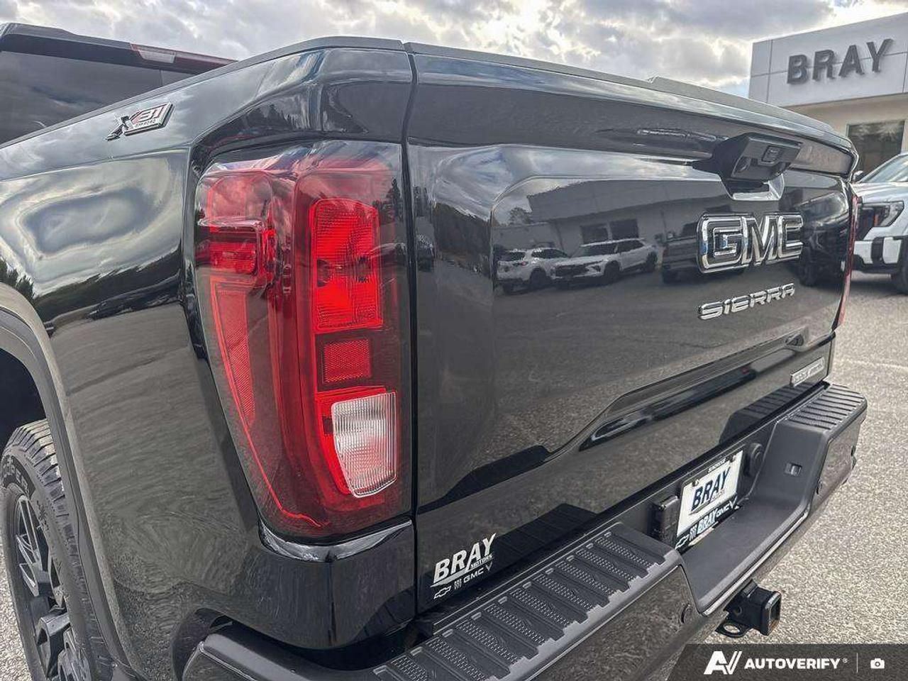 2025 GMC Sierra 1500 ELEVATION PREMIUM PKG. X31 OFF ROAD PKG. TRAILERING APP. HITCH GUIDANCE W/HITCH VIEW. RUNNING BOARDS. Photo