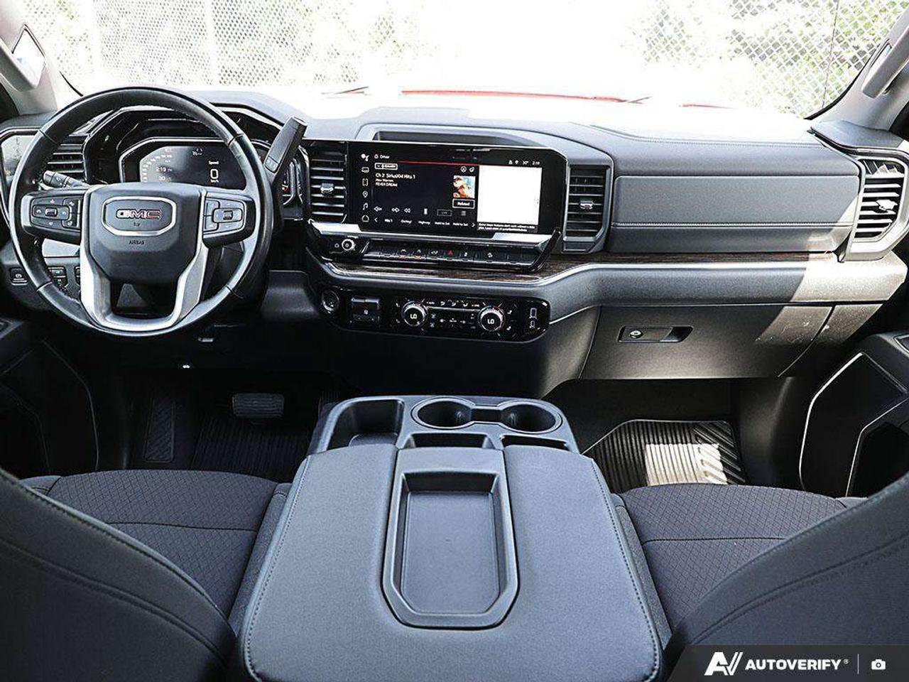 2024 GMC Sierra 1500 ELEVATION, 5.3L V8, 4X4, X31 PKG, ALLOYS, CLOTH, 1-OWNER, MACMASTER ORIGINAL, CERTIFIED PREOWNED! Photo