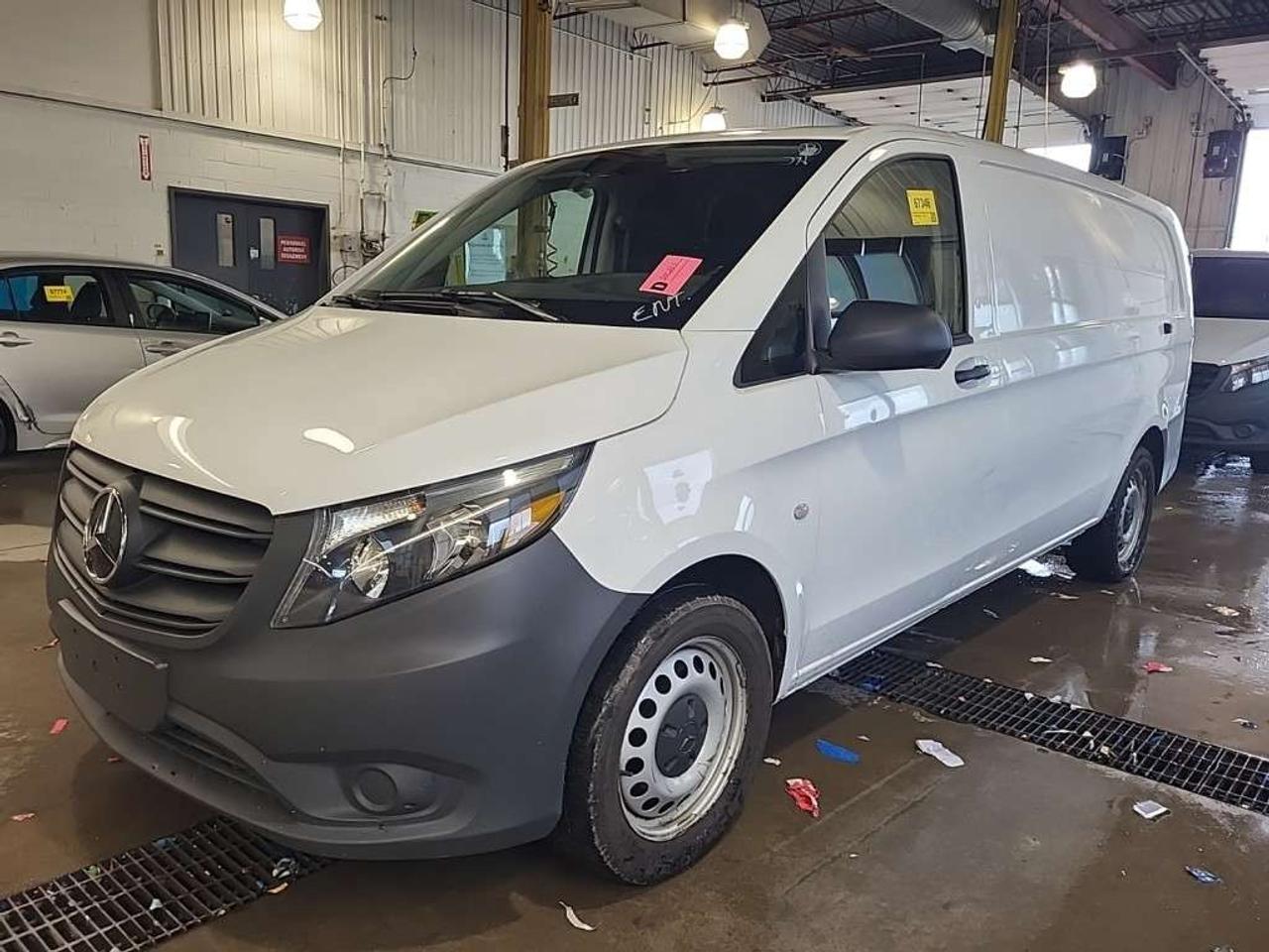 2023 Mercedes-Benz Metris 135WB  Extended + Divider *NO ACCIDENTS* Photo0
