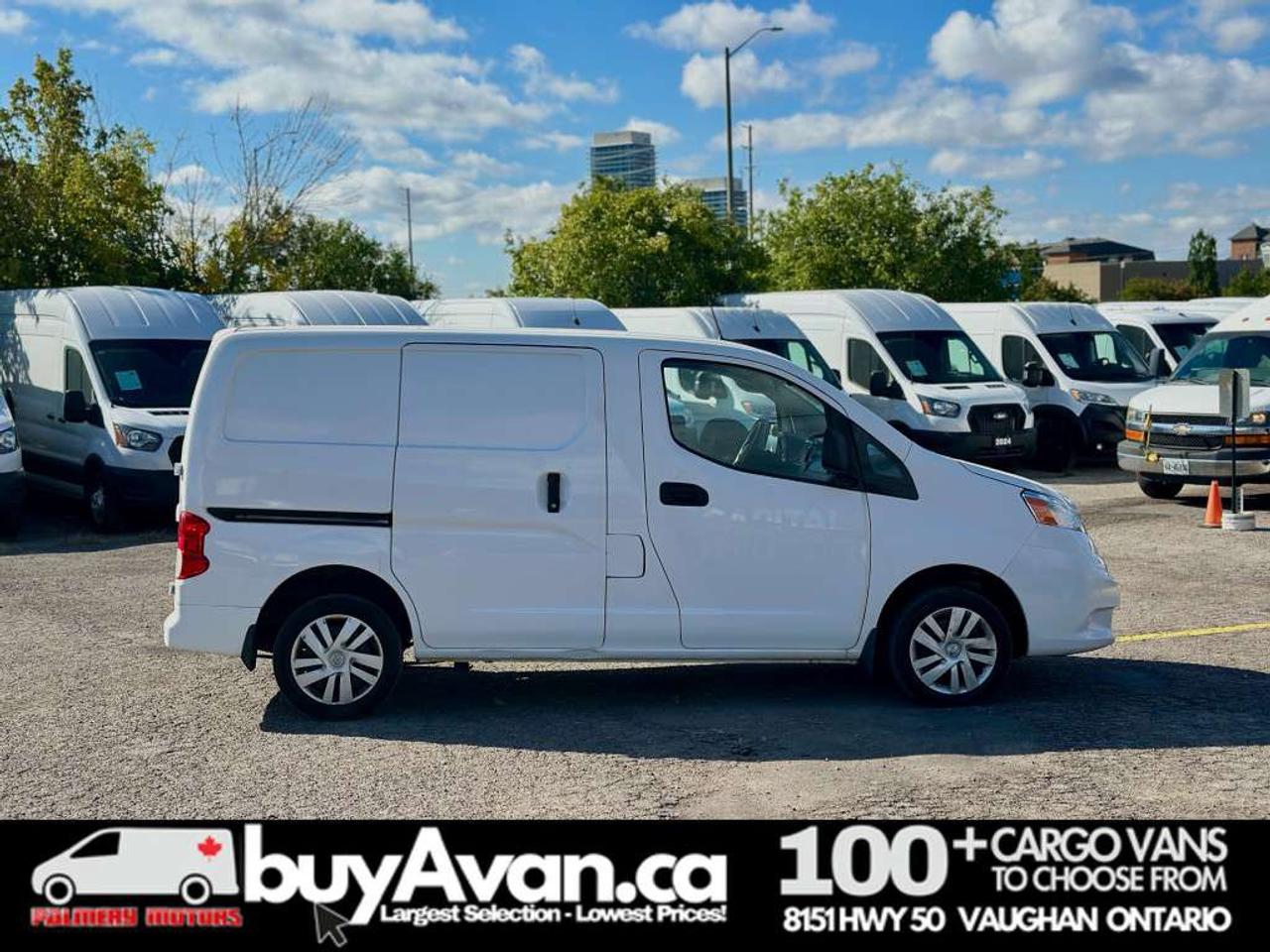 2017 Nissan NV200 SV Cargo Van Tech Pkg LOW KMS FULLY CERTIFIED Photo