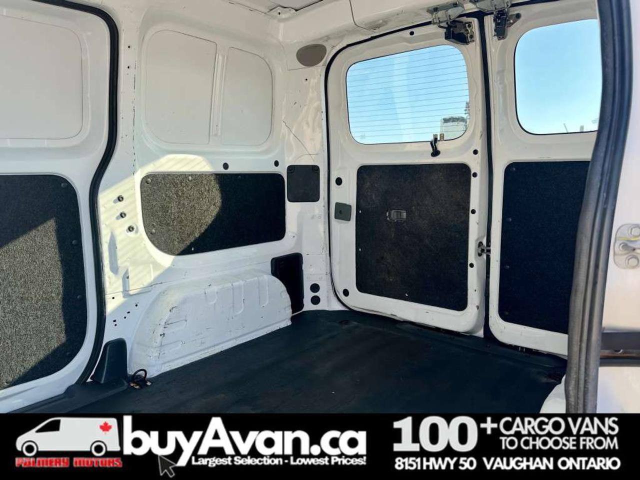 2017 Nissan NV200 SV Cargo Van Tech Pkg LOW KMS FULLY CERTIFIED Photo