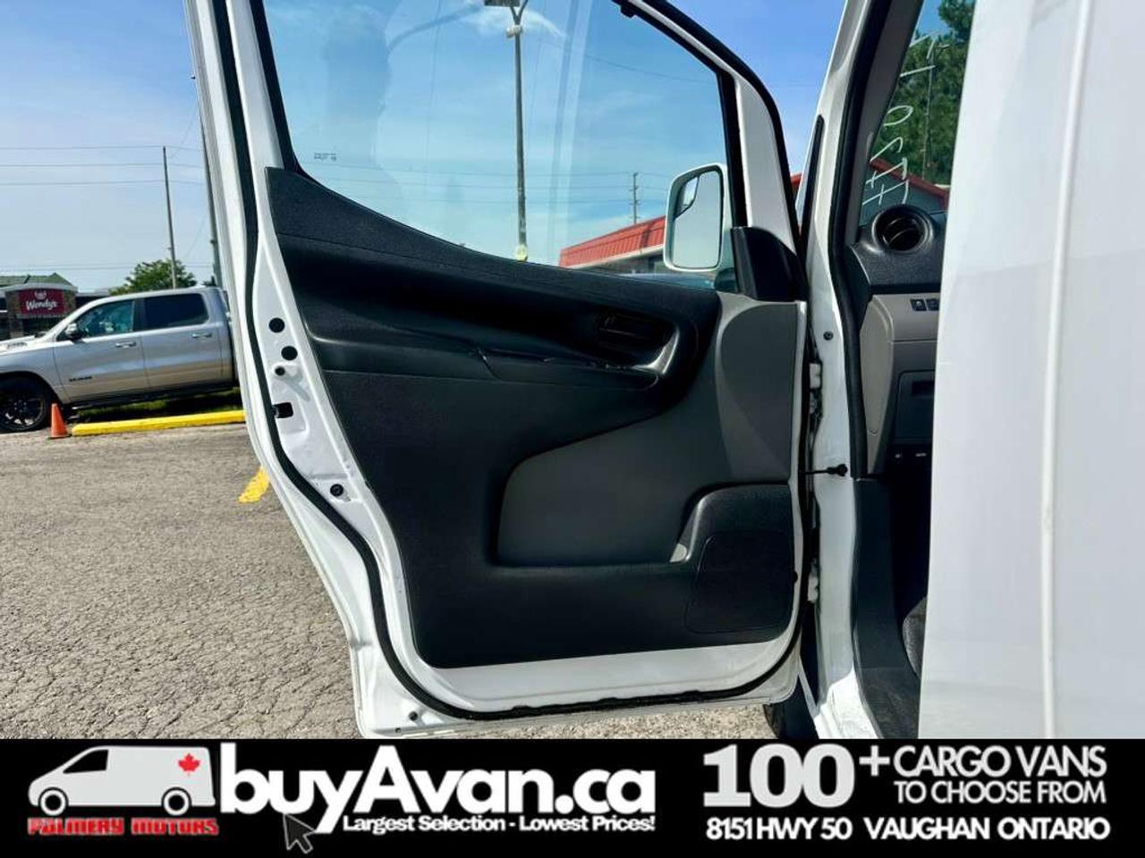 2017 Nissan NV200 SV Cargo Van Tech Pkg LOW KMS FULLY CERTIFIED Photo
