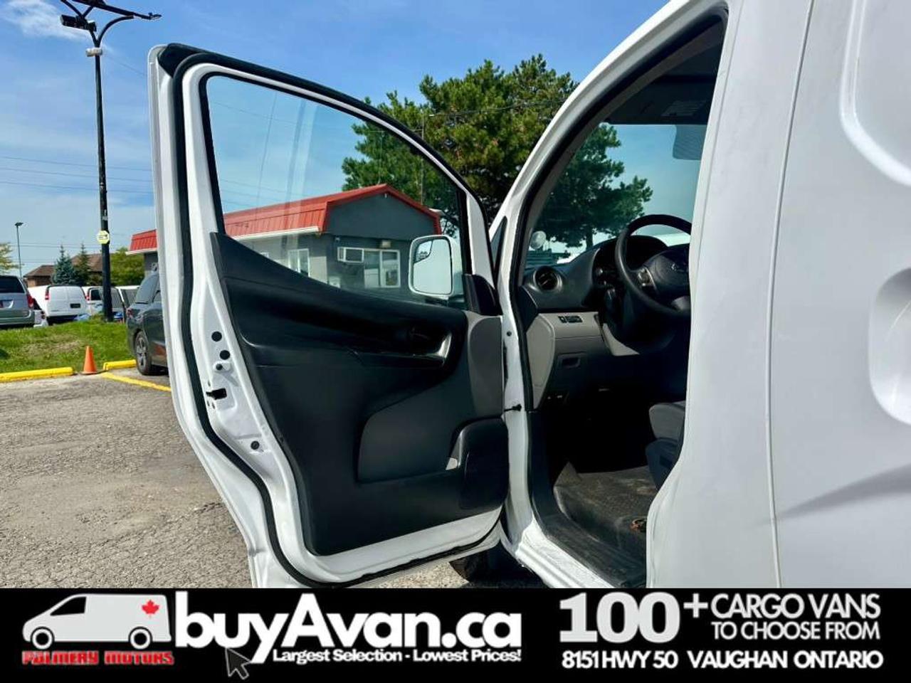 2017 Nissan NV200 SV Cargo Van Tech Pkg LOW KMS FULLY CERTIFIED Photo