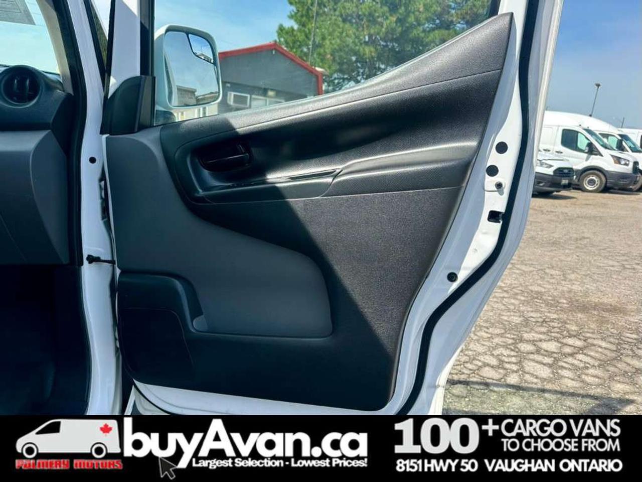 2017 Nissan NV200 SV Cargo Van Tech Pkg LOW KMS FULLY CERTIFIED Photo