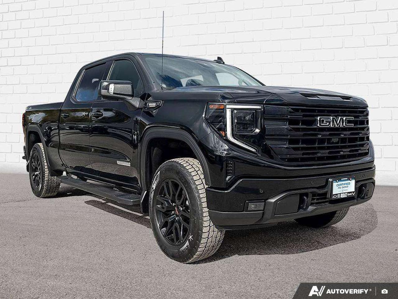 2025 GMC Sierra 1500 ELEVATION PREMIUM PKG. X31 OFF ROAD PKG. TRAILERING APP. HITCH GUIDANCE W/HITCH VIEW. RUNNING BOARDS. Photo