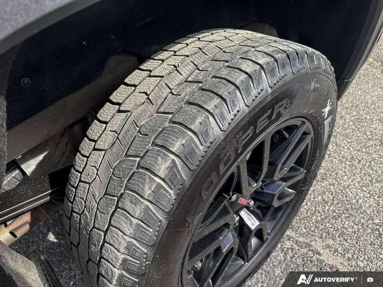 2025 GMC Sierra 1500 ELEVATION PREMIUM PKG. X31 OFF ROAD PKG. TRAILERING APP. HITCH GUIDANCE W/HITCH VIEW. RUNNING BOARDS. Photo
