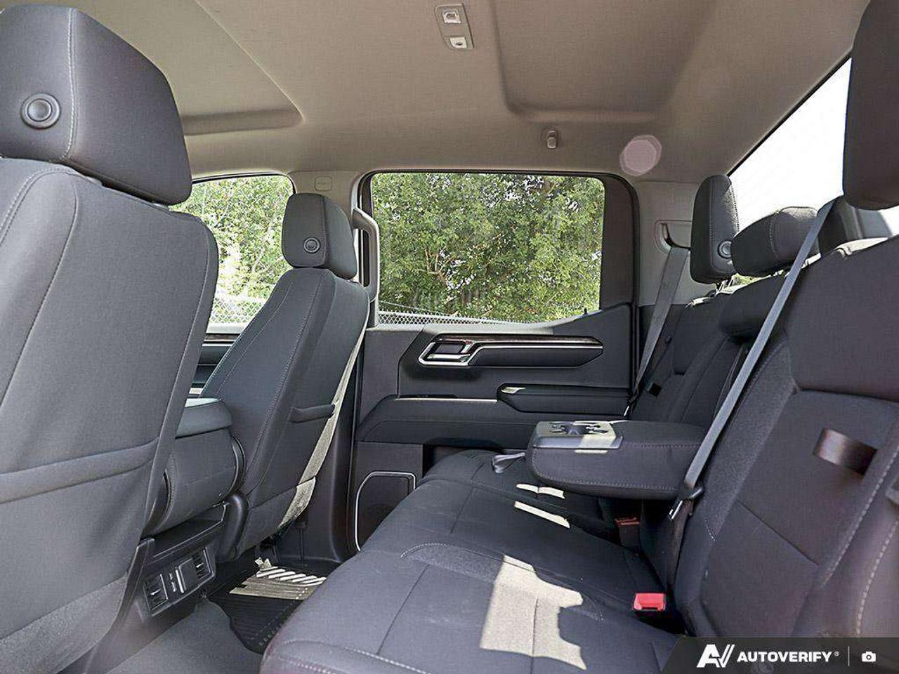 2024 GMC Sierra 1500 ELEVATION, 5.3L V8, 4X4, X31 PKG, ALLOYS, CLOTH, 1-OWNER, MACMASTER ORIGINAL, CERTIFIED PREOWNED! Photo