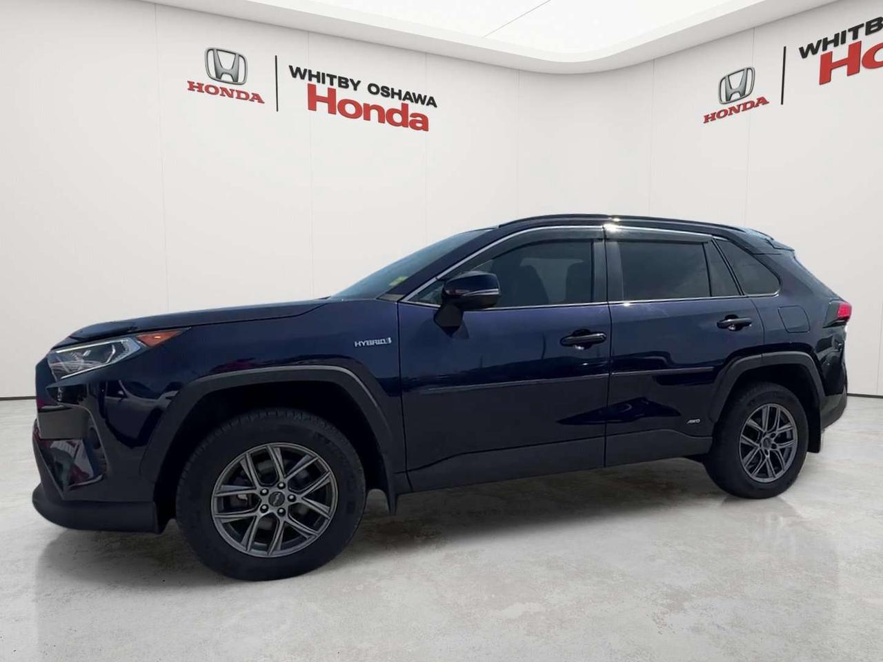2021 Toyota RAV4 XLE Photo1