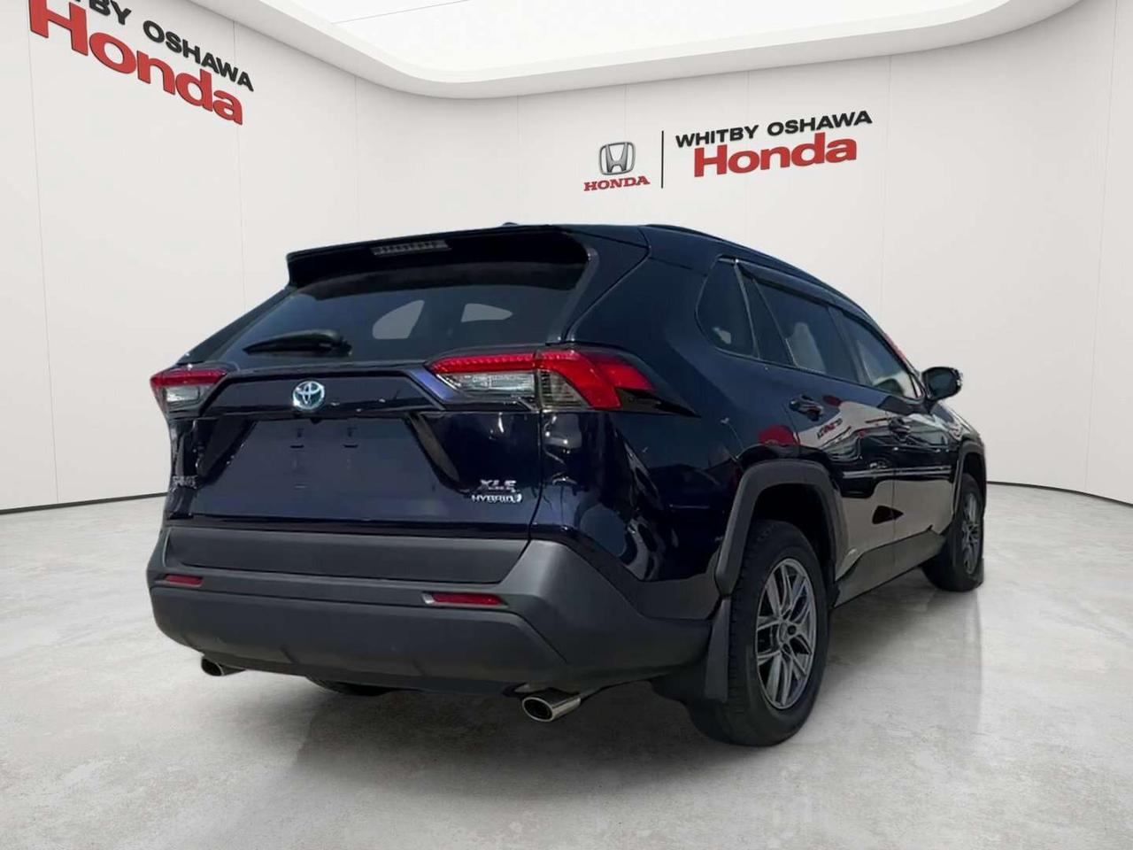 2021 Toyota RAV4 XLE Photo