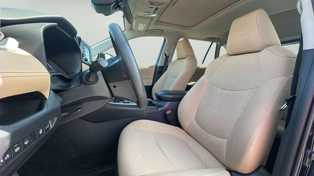 2021 Toyota RAV4 XLE Photo