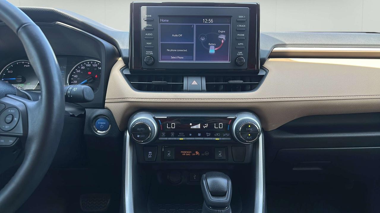2021 Toyota RAV4 XLE Photo