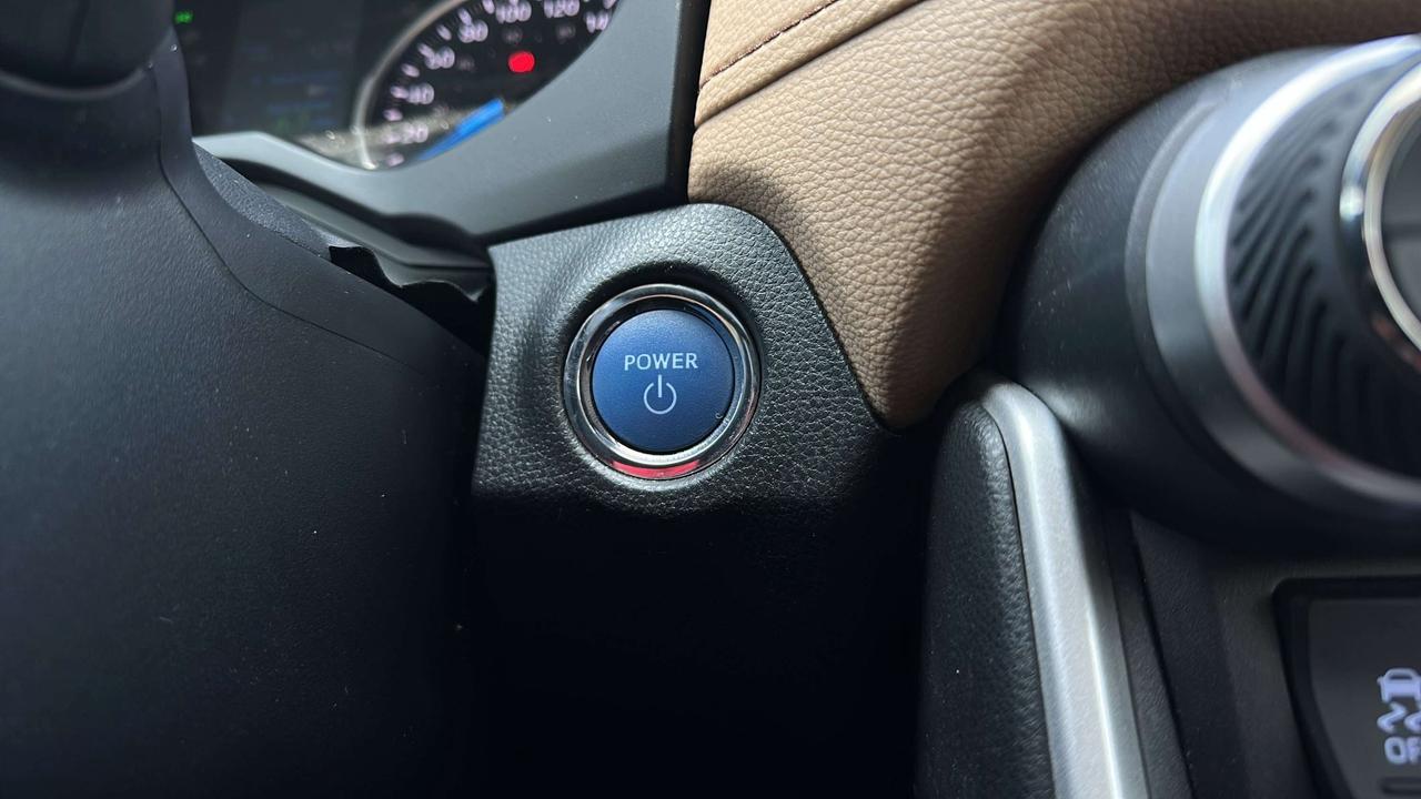 2021 Toyota RAV4 XLE Photo
