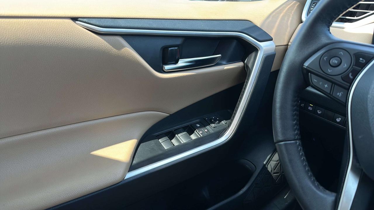 2021 Toyota RAV4 XLE Photo