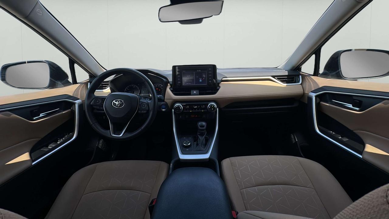 2021 Toyota RAV4 XLE Photo