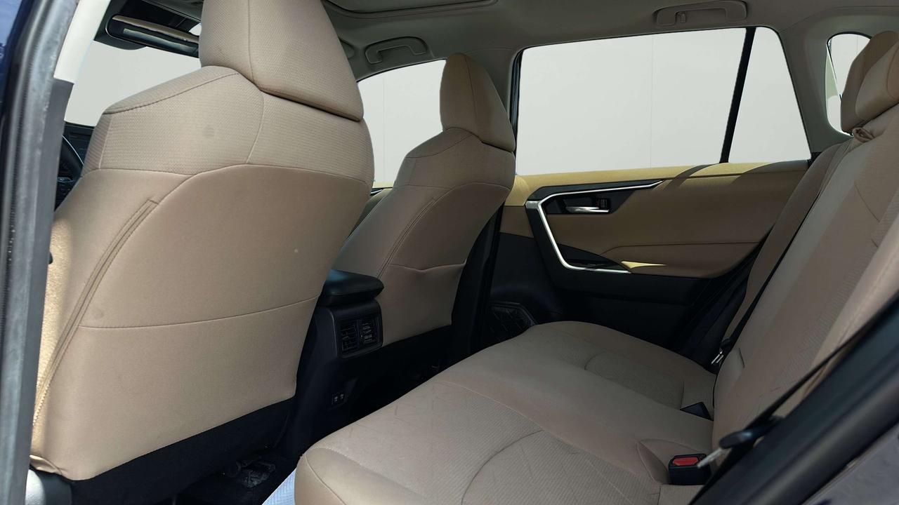 2021 Toyota RAV4 XLE Photo