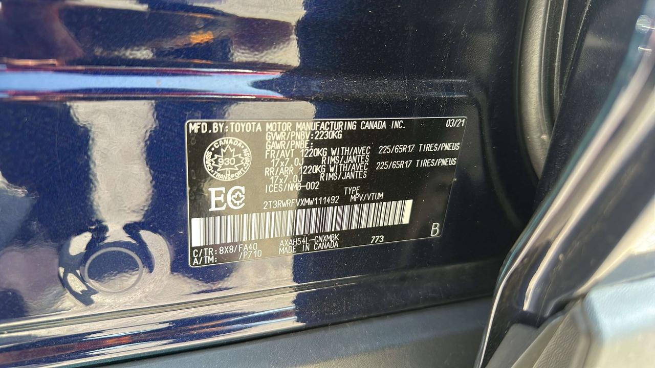 2021 Toyota RAV4 XLE Photo