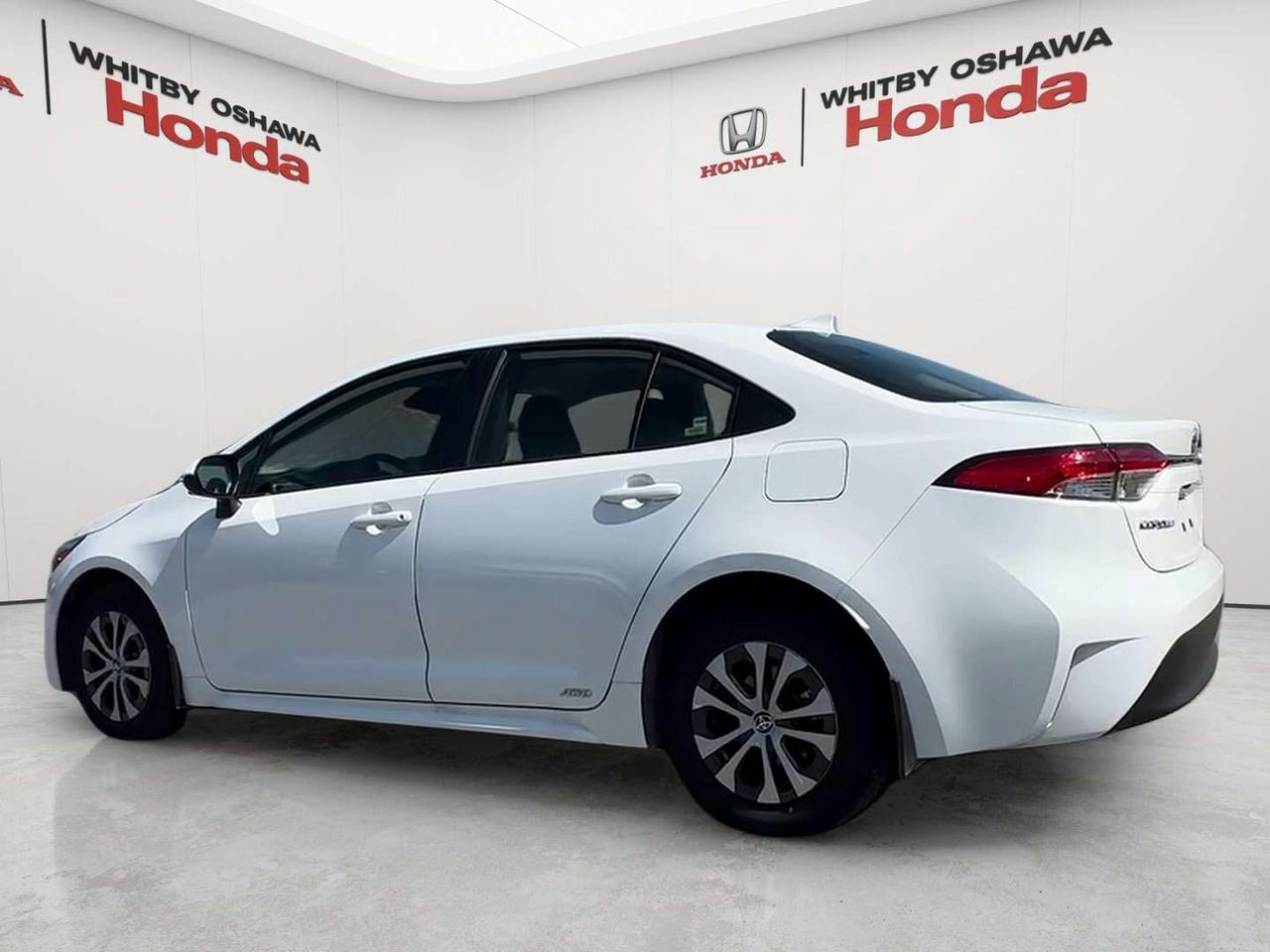 2025 Toyota Corolla LE Photo3
