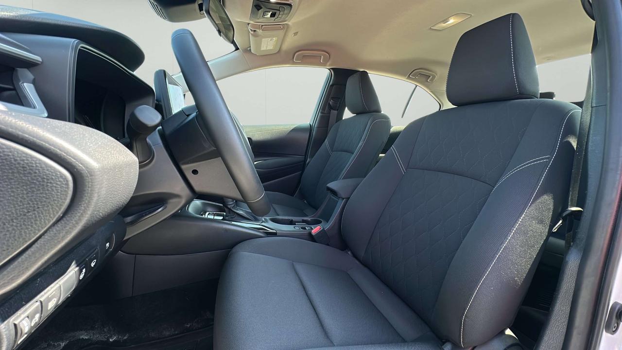 2025 Toyota Corolla LE Photo