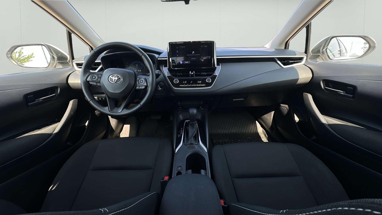 2025 Toyota Corolla LE Photo