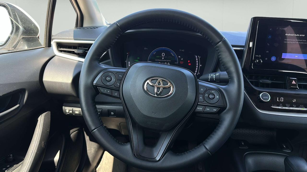 2025 Toyota Corolla LE Photo